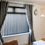 Lovely Staycation With Family Free Parking & Wifi