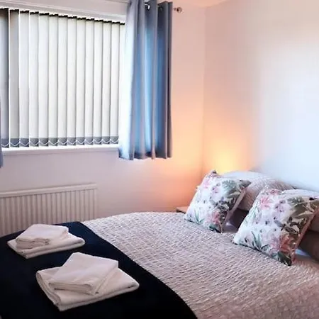 Apartment Lovely Staycation With Family Free Parking & Wifi