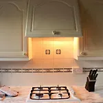 Lovely Staycation With Family Free Parking & Wifi Apartment *