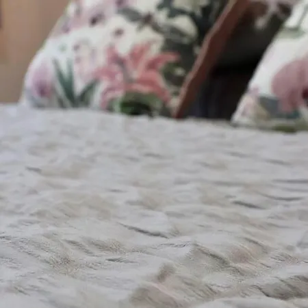 Lovely Staycation With Family Free Parking & Wifi 公寓