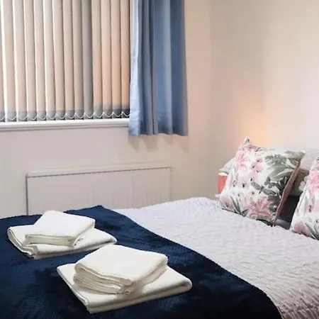 Lovely Staycation With Family Free Parking & Wifi 利兹