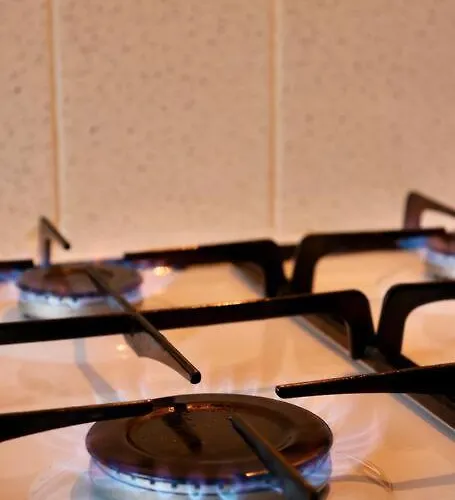 Lovely Staycation With Family Free Parking & Wifi 公寓 *