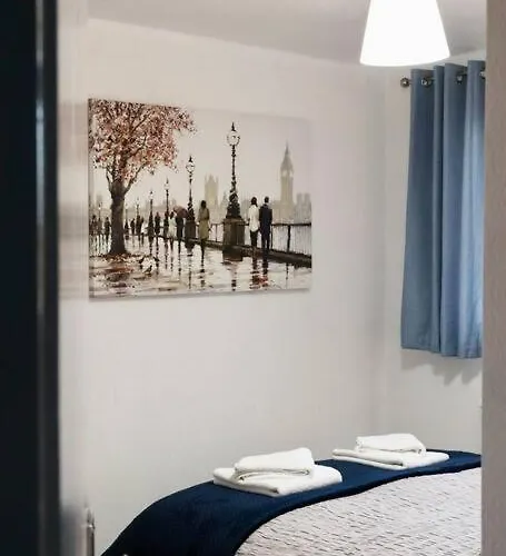 Lovely Staycation With Family Free Parking & Wifi Apartmán *