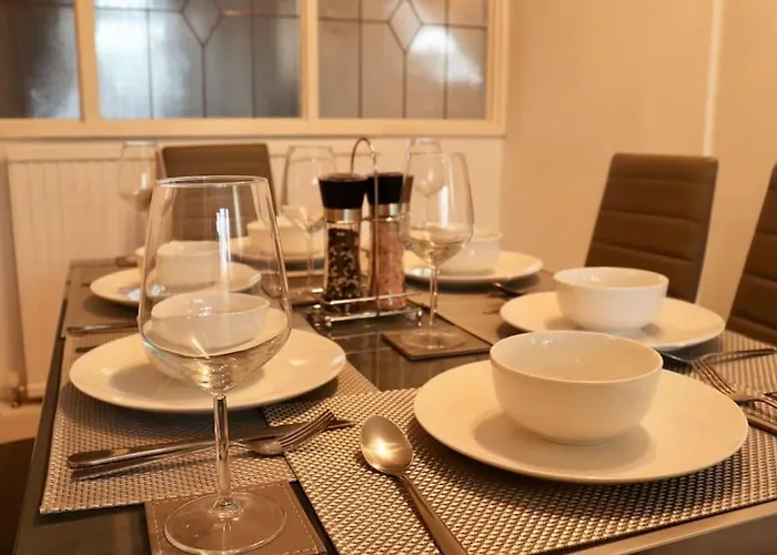 Lovely Staycation With Family Free Parking & Wifi 利兹