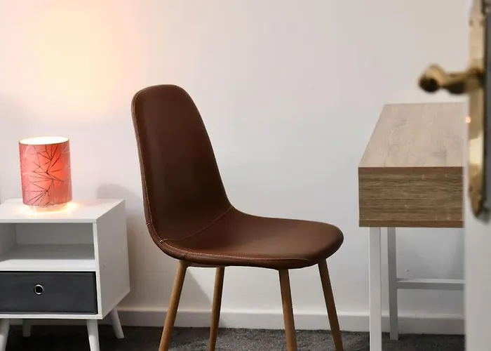 Apartmán Lovely Staycation With Family Free Parking & Wifi *