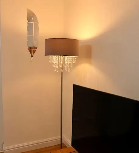 Apartmán Lovely Staycation With Family Free Parking & Wifi