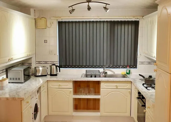 Lovely Staycation With Family Free Parking & Wifi Apartmán *