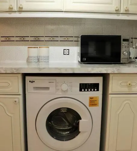 Apartmán Lovely Staycation With Family Free Parking & Wifi *