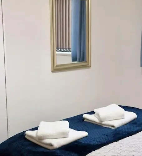 公寓 Lovely Staycation With Family Free Parking & Wifi 利兹