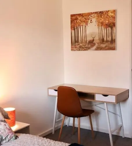 公寓 Lovely Staycation With Family Free Parking & Wifi 利兹