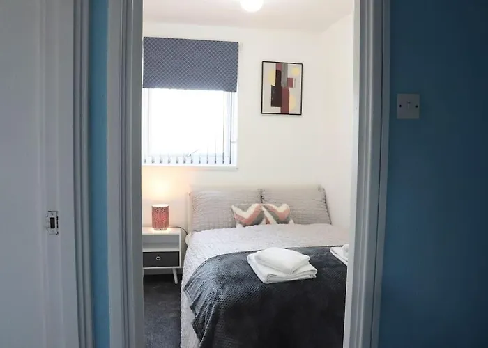 Lovely Staycation With Family Free Parking & Wifi