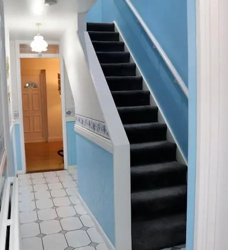 Lovely Staycation With Family Free Parking & Wifi Apartmán