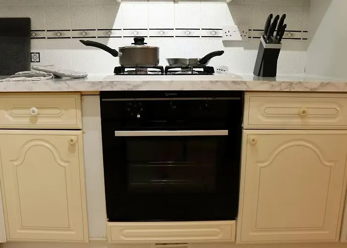 Lovely Staycation With Family Free Parking & Wifi Apartmán *