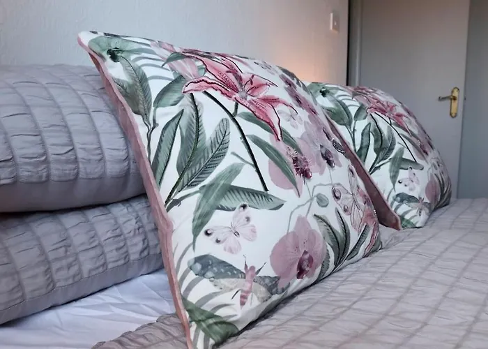 Lovely Staycation With Family Free Parking & Wifi *