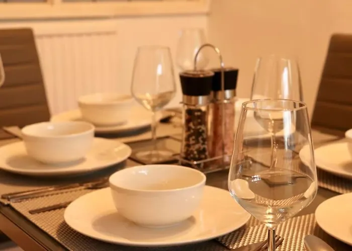 公寓 Lovely Staycation With Family Free Parking & Wifi *