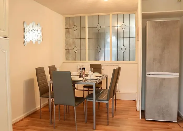 Lovely Staycation With Family Free Parking & Wifi * Leeds (West Yorkshire)