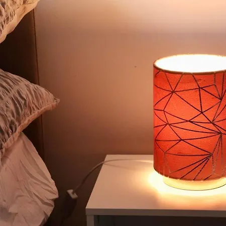 Lovely Staycation With Family Free Parking & Wifi *