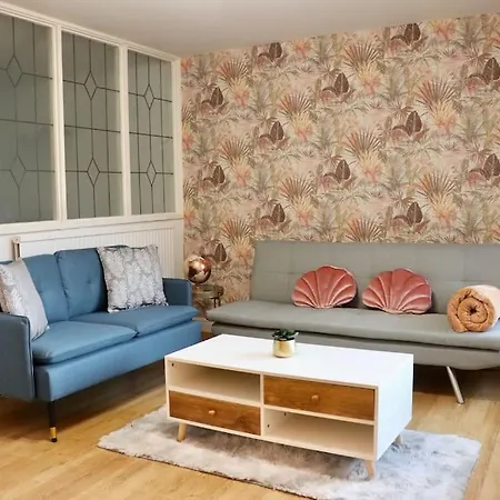 Lovely Staycation With Family Free Parking & Wifi * Leeds (West Yorkshire)