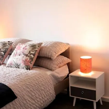 Lovely Staycation With Family Free Parking & Wifi Leeds (West Yorkshire)