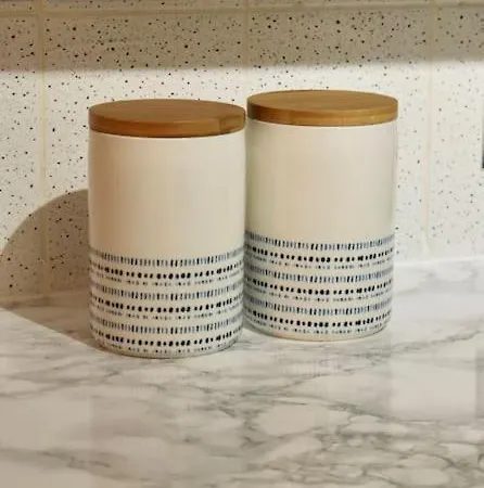 Lovely Staycation With Family Free Parking & Wifi * Leeds (West Yorkshire)